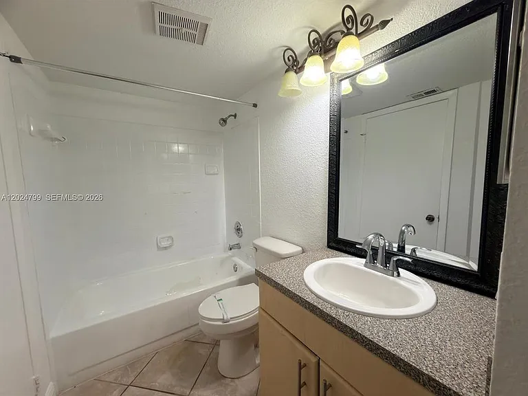 1025 Coral Club Dr — Photo 16