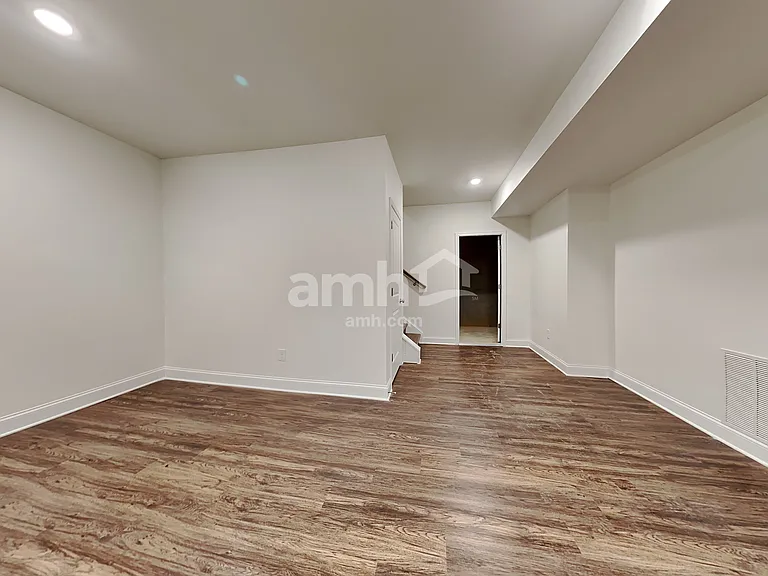 5065 Hudson Valley Dr — Photo 31