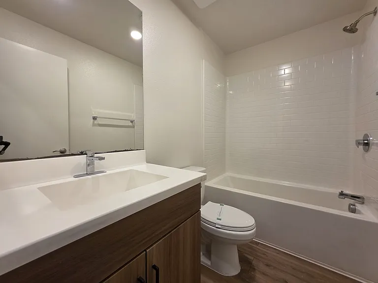 615 Highland Ave #201 — Photo 8