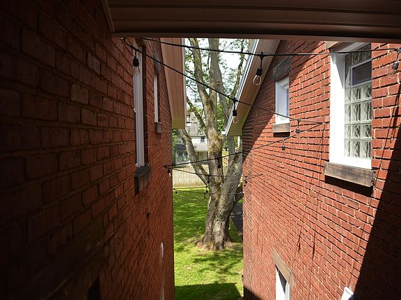 4th image of 4030 Helena Ave APT 2