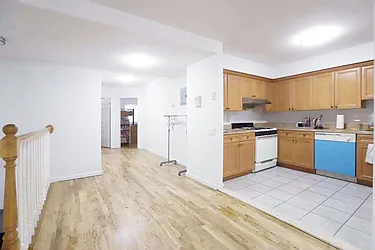 Sold by King Zone Realty Inc
