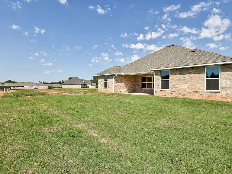 2728 Dunham Dr — Photo 49