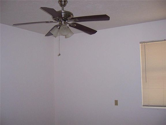 3rd image of 4850 Jamesway Ct