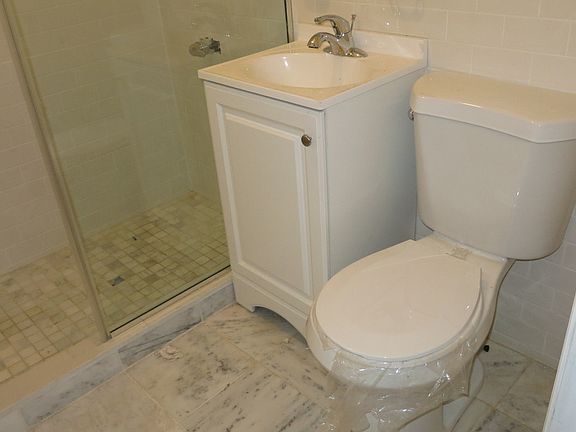 5th image of 908 Bedford Ave APT 4B