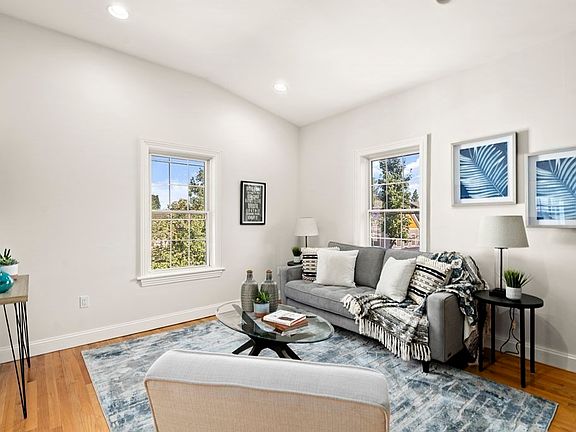 3rd image of 394 Norfolk St #3