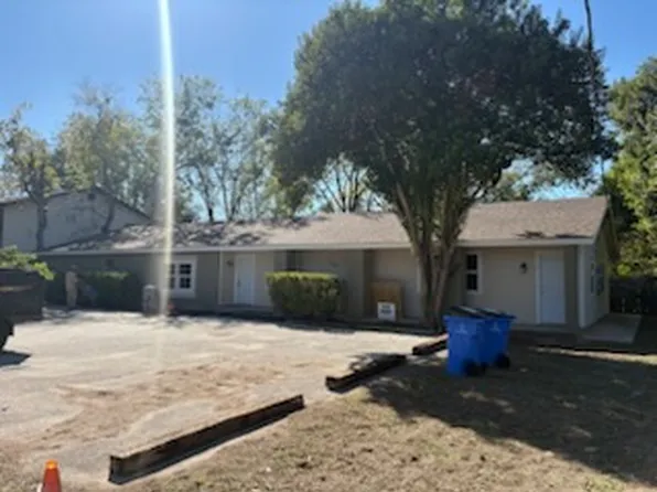 428 N Vaughan Ave, Seguin, TX