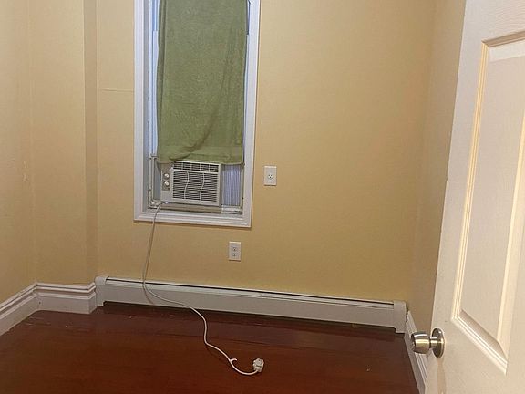3rd image of 8720 102nd St Floor 2