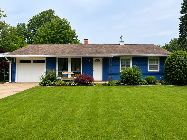 1248 Birchview Dr — Photo 1