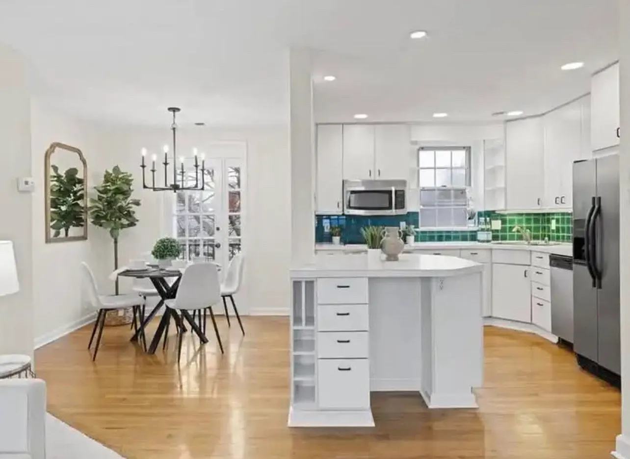 2834 S Abingdon St — Photo 1