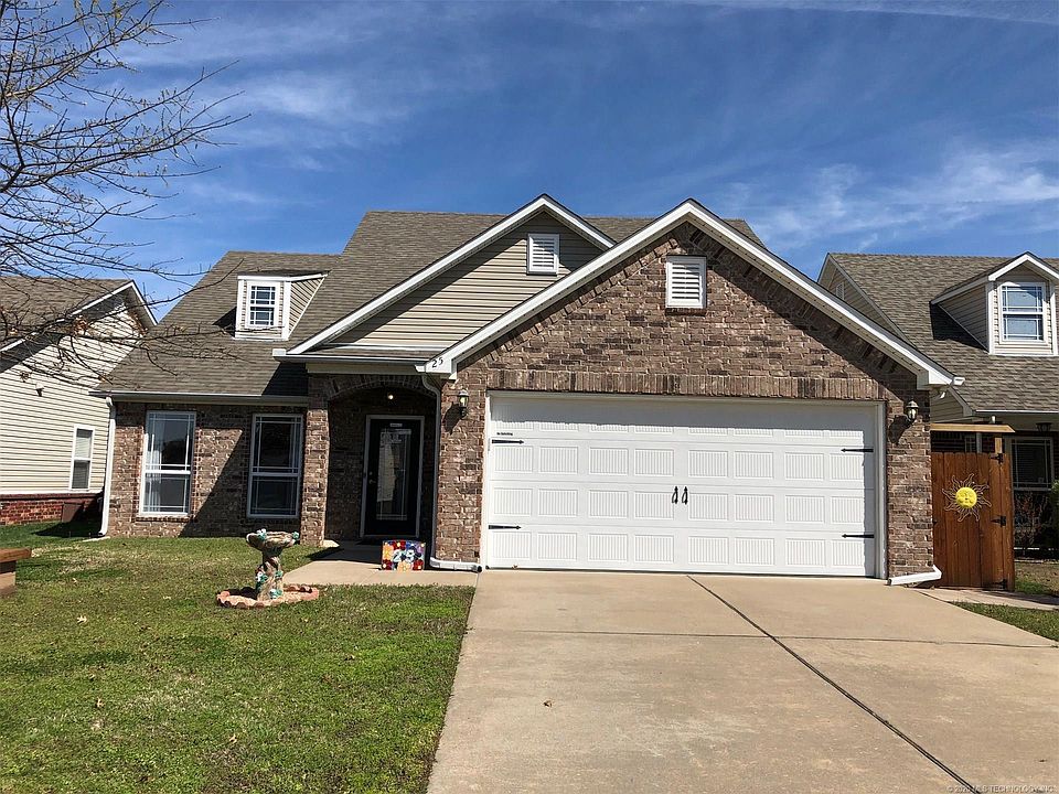 1st image of 25 E Fairlane Pl