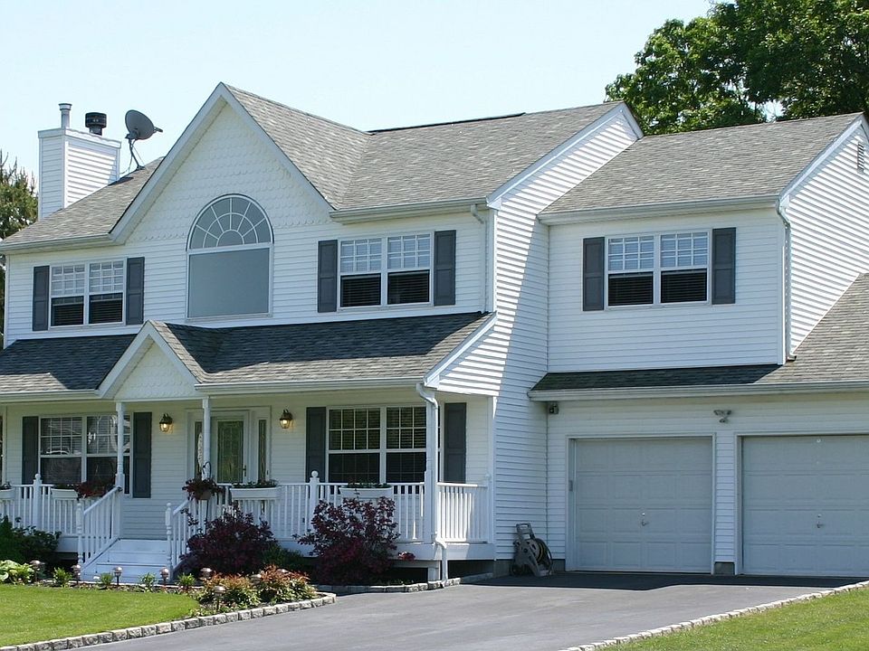 1st image of 26 Greentree Dr