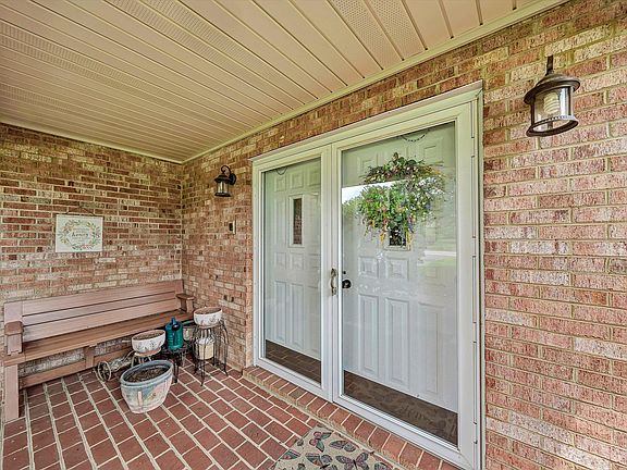 3rd image of 1182 Knollwood Dr