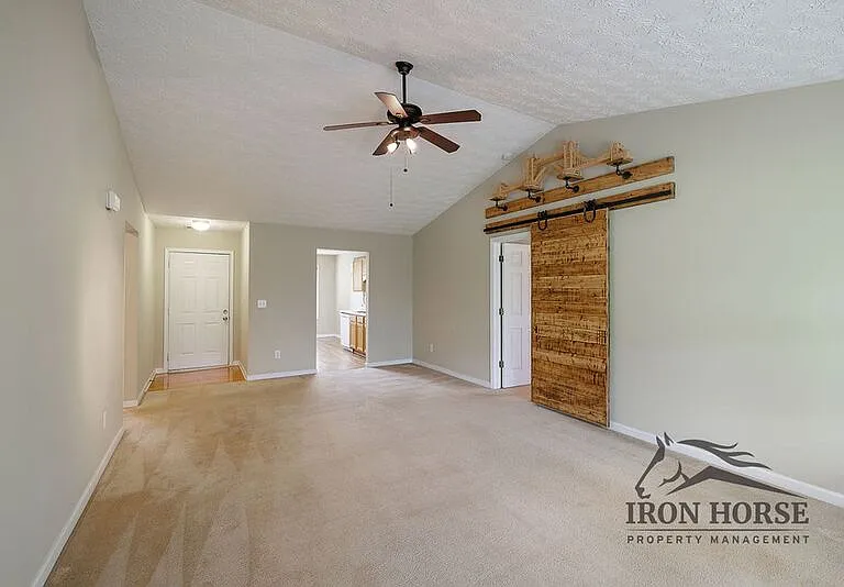 352 Shenandoah Cir — Photo 12