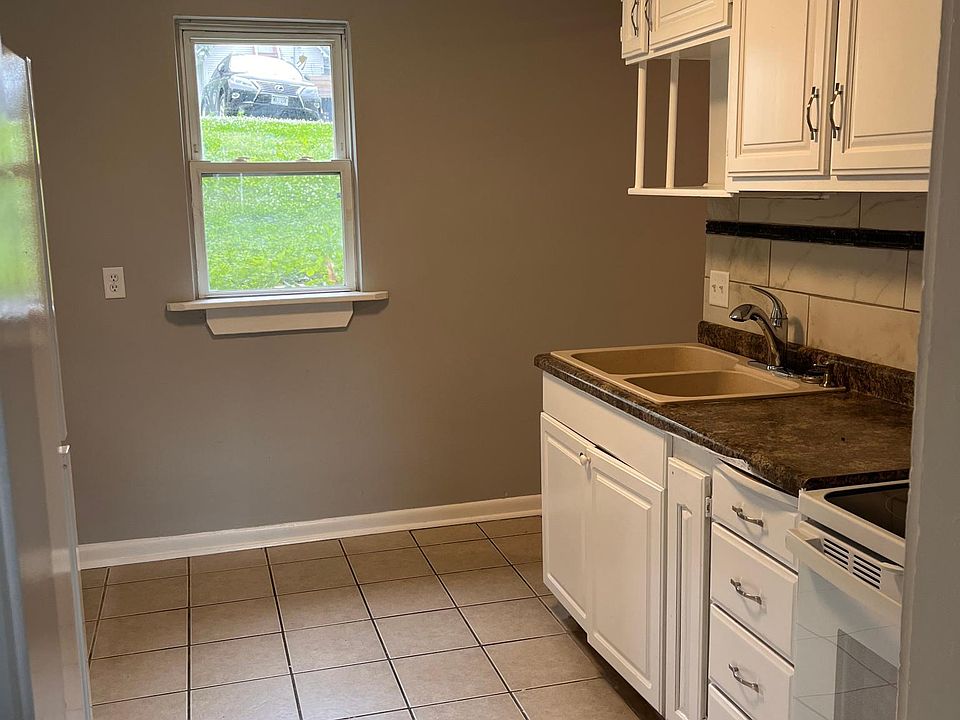 1st image of 3871 Charles St #3871
