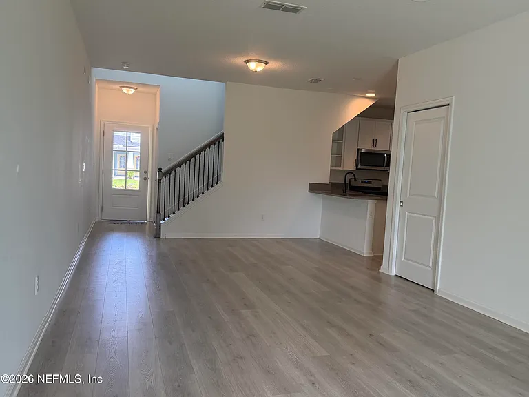 594 Cherry Elm Dr — Photo 3