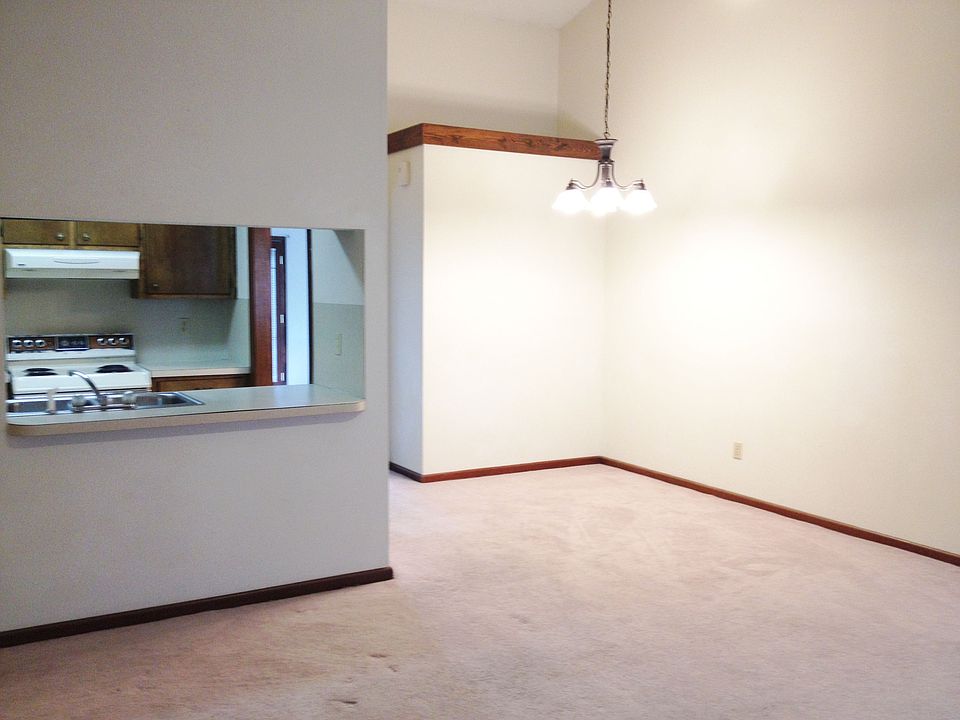 Kitchen/dining room areas