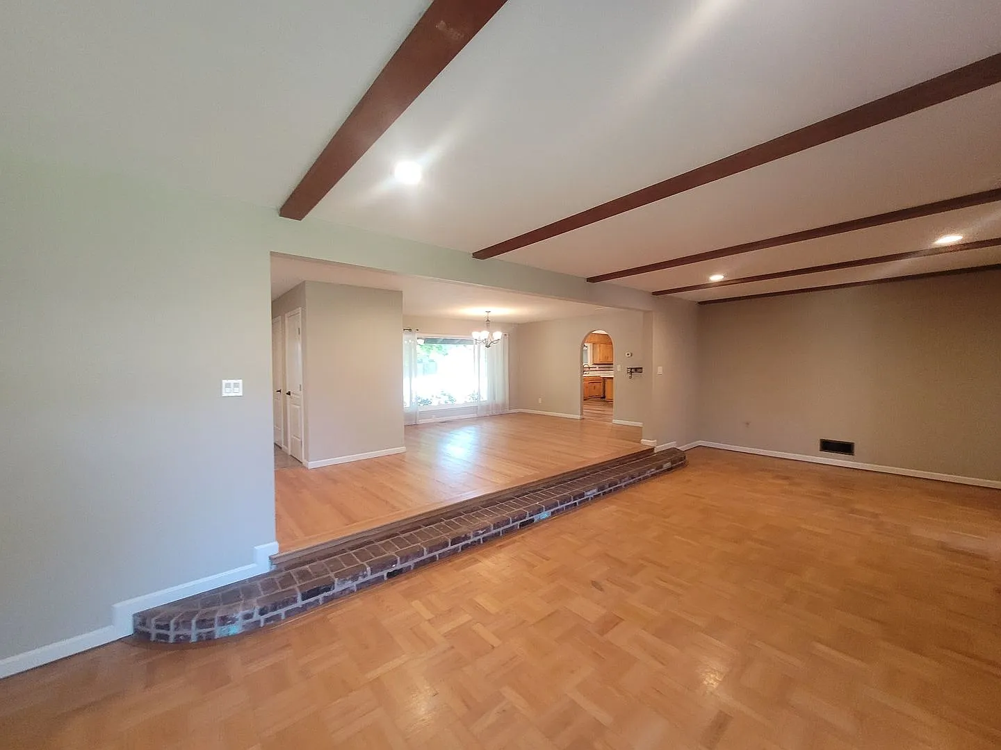 Spacious Carmichael home in Winding Wy / Garfield area — Photo 3