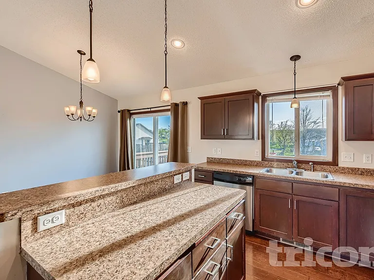 7535 Lannon Ave NE — Photo 7