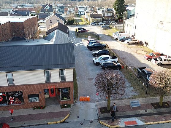 3rd image of 259 Jefferson Ave