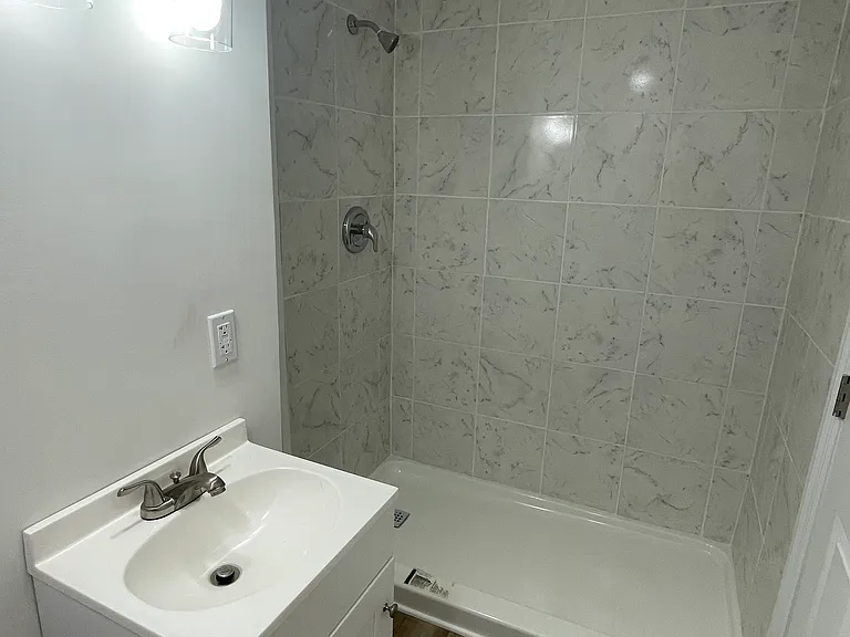 103 N Cowart Ave #B — Photo 5