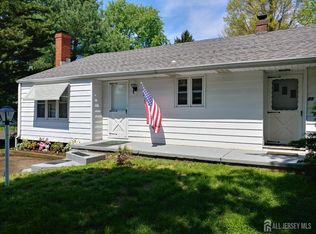 73 Edgemere Ave, Plainsboro, NJ