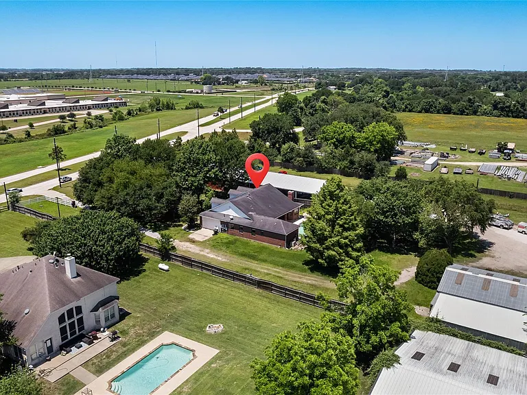20240 Cypress Rosehill Rd — Photo 5