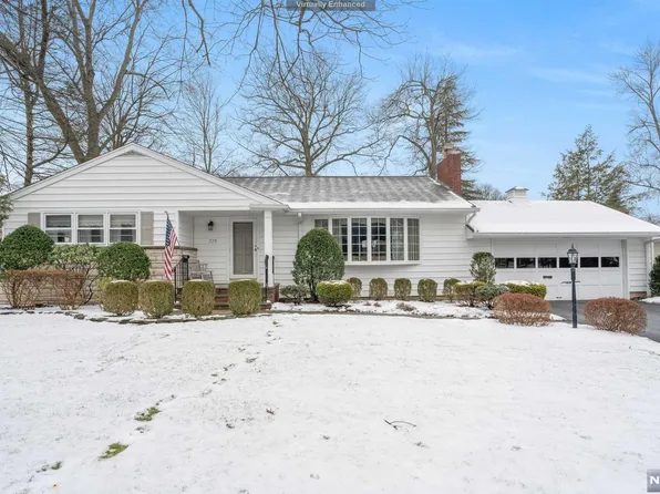 725 Amaryllis Ave, Oradell, NJ 07649