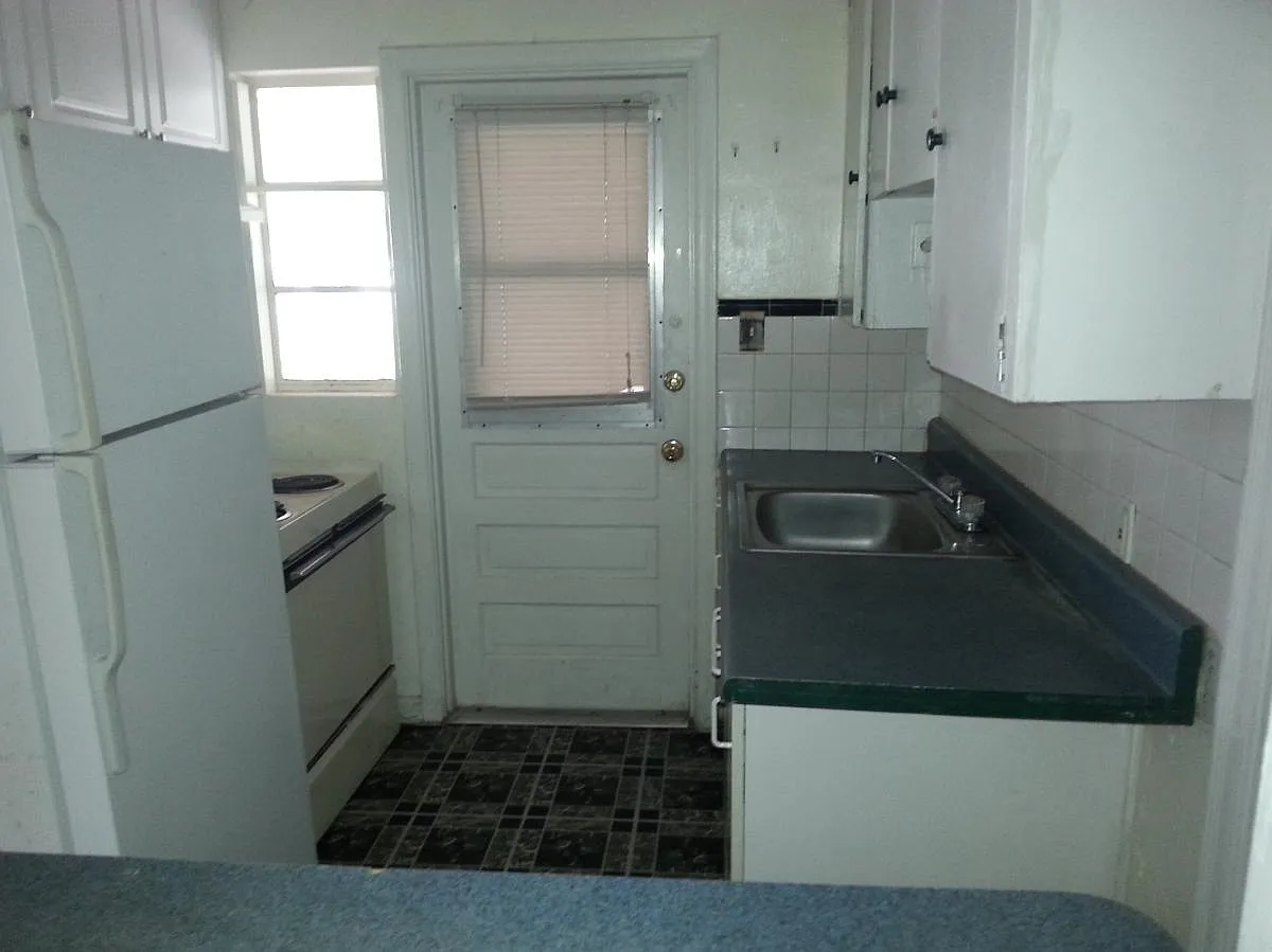 KITCHEN - 1417 NW 7th Ave