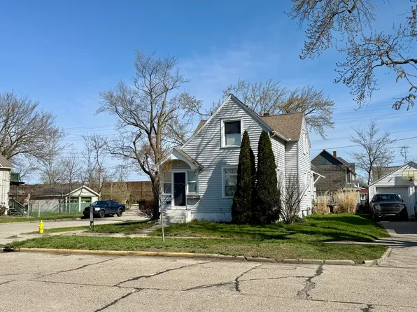 1403 Columbus Ave, Grand Haven, MI 49417