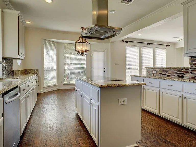 1307 Normandy Dr — Photo 15