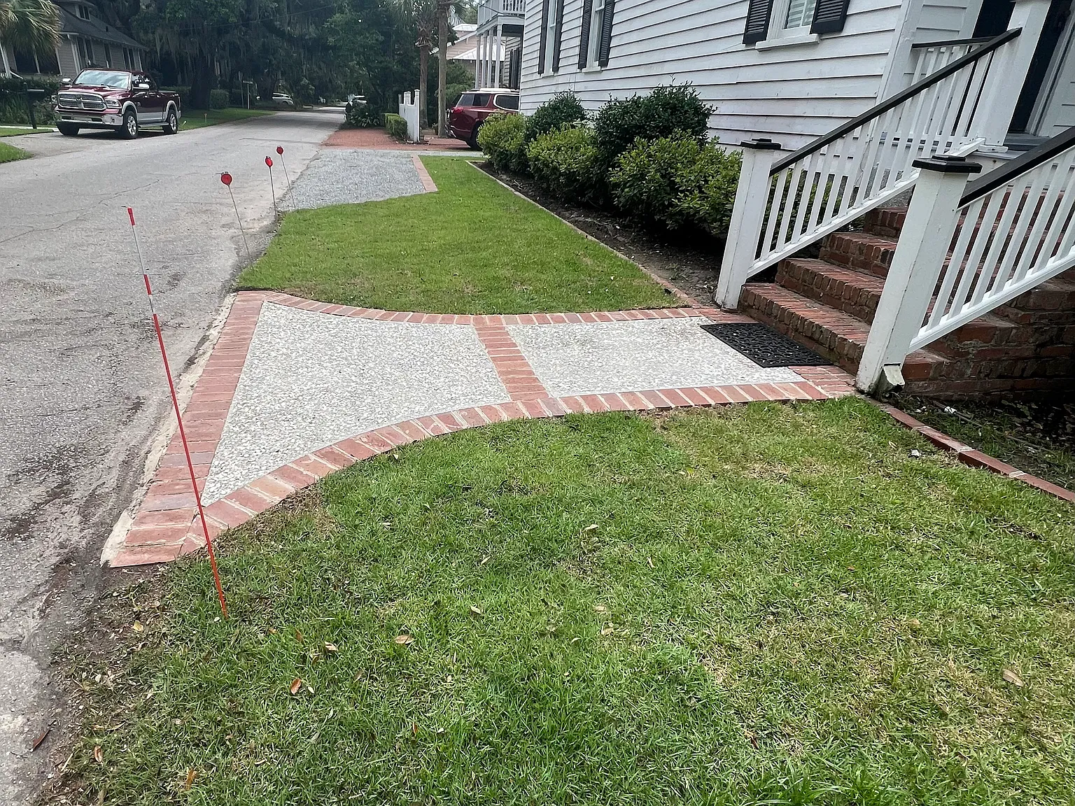 611 East St — Photo 2