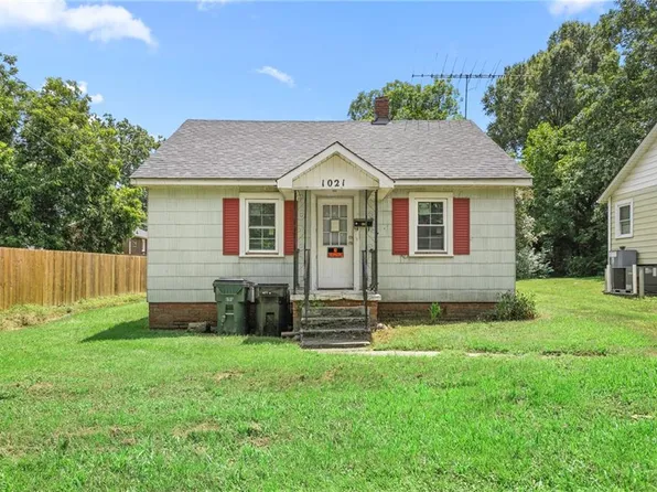 1021 Alden St, Burlington, NC 27217