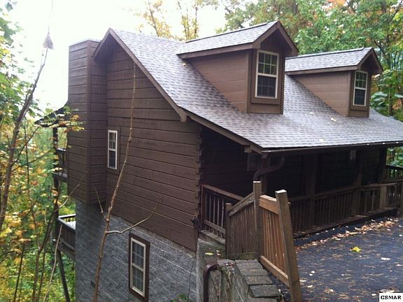 2nd image of 1825 Silver Poplar Ln