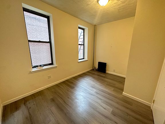 5th image of 35 Graham Ave APT 1A