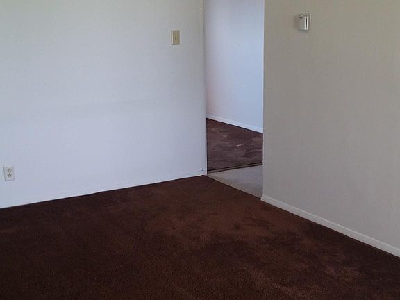 5th image of 517 Maple Ave APT 5A