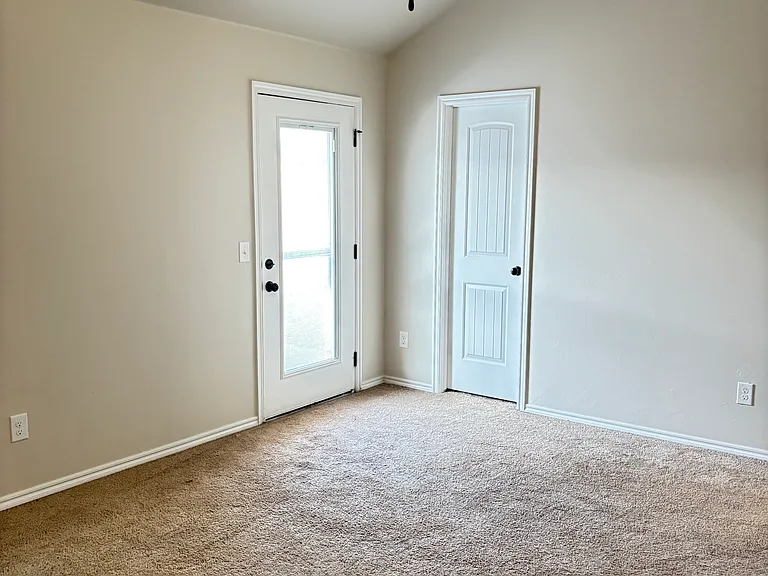 9025 SW 46th St — Photo 13