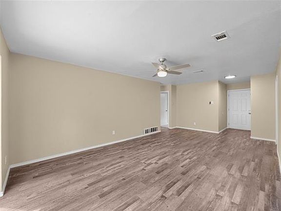 5th image of 1614 Spring Lake Dr