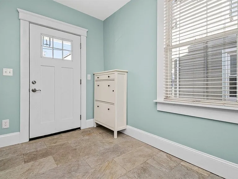 15 Wave Way Ave — Photo 24