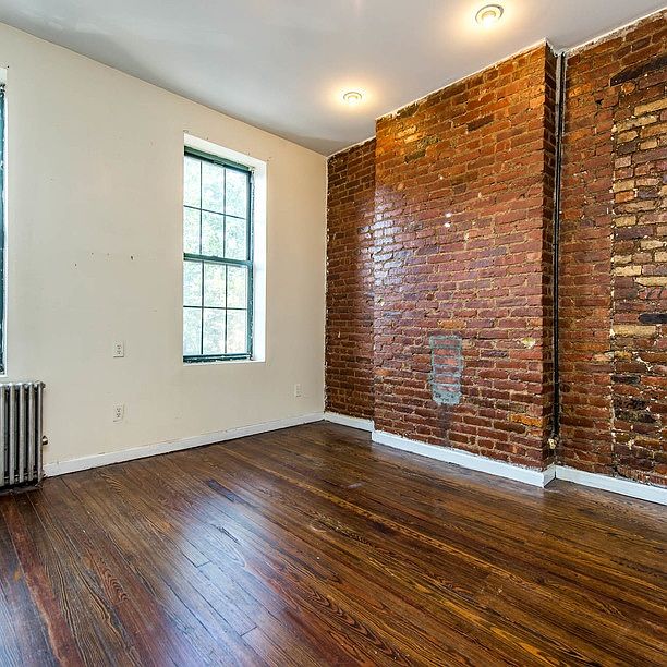 1st image of 206 Scholes St APT 01