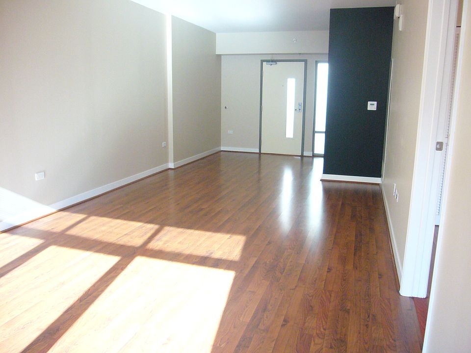 1st image of 425 W Beech St Unit 412