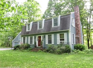 8 Chickadee Ln, Readfield, ME 04355