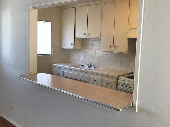 4th image of 5853 Gregory Ave