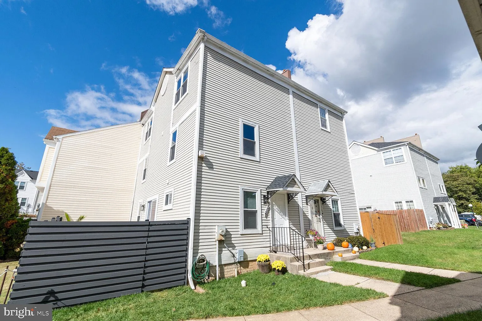1860 Bryant St NE photo 1