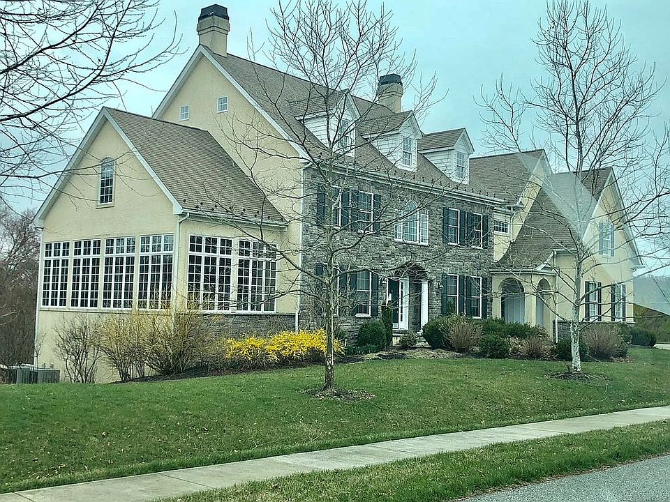 1st image of 2 Norton Dr