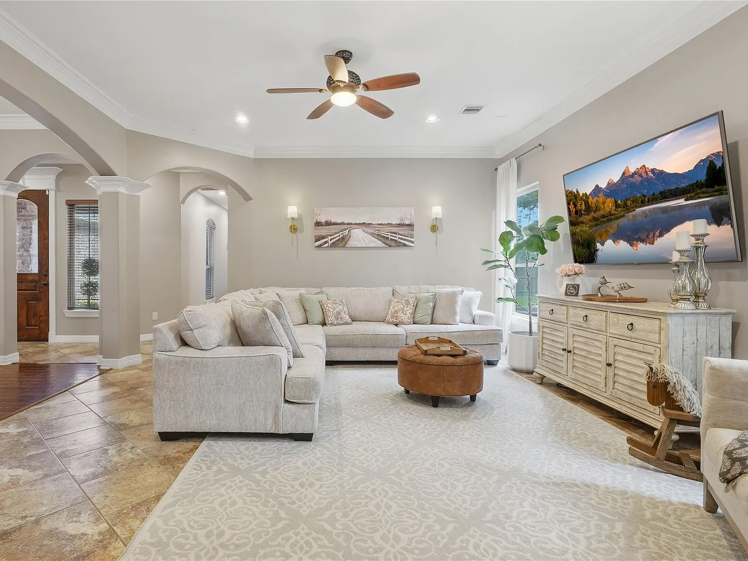 6 bed, 3.5 bath, 3491 sqft, $4,000 — Photo 3