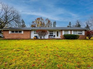 6200 Mapleridge Dr, Flint, MI 48532