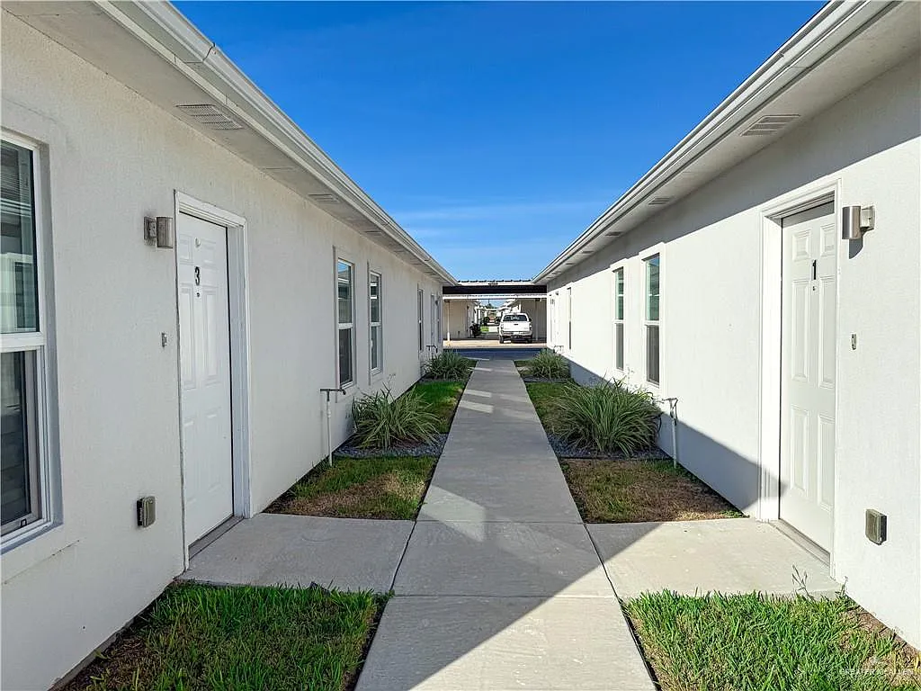 Building Photo - 5700 Puffin Ave #2