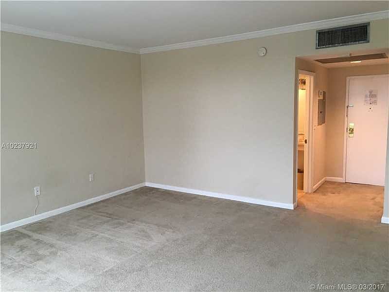 2nd image of 700 Biltmore Way APT 315