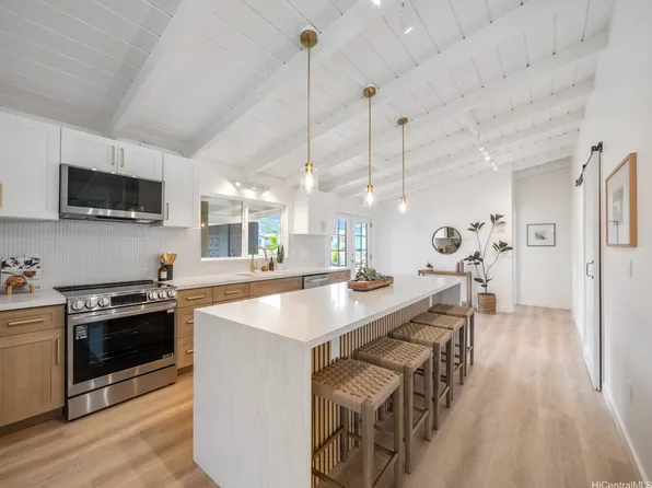 7247 Nohili St, Honolulu, HI 96825