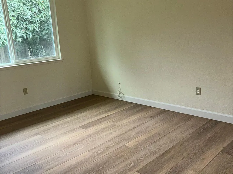 3048 W Swain Rd — Photo 12